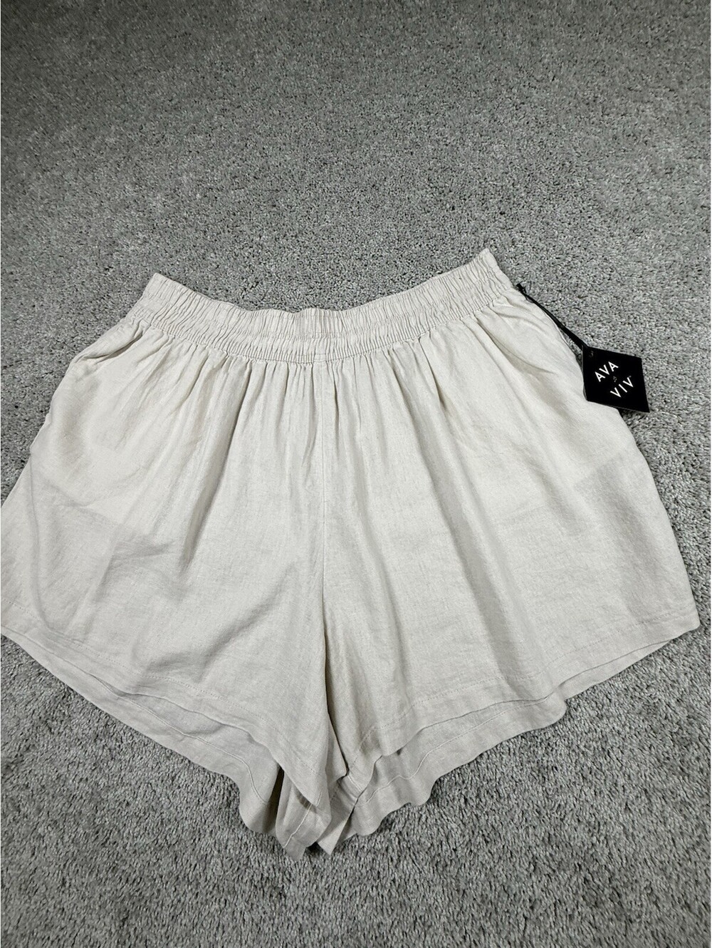 NWT Ava & Viv Women’s Shorts Size 4X Beige Linen Blend